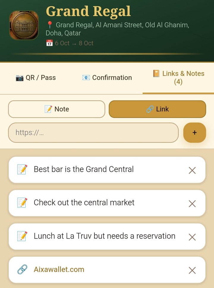 The Links & Notes tab of a hotel booking in Aixa Travel Wallet, with three saved notes and a saved link.